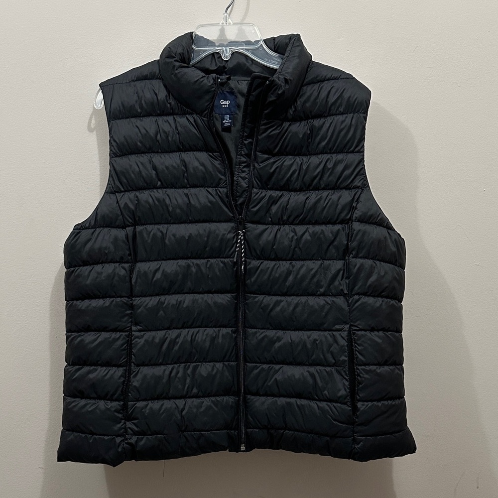 GAP Black Puffer Vest
